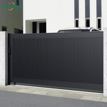 Elegant Aluminum Gates for Modern Architecture 4